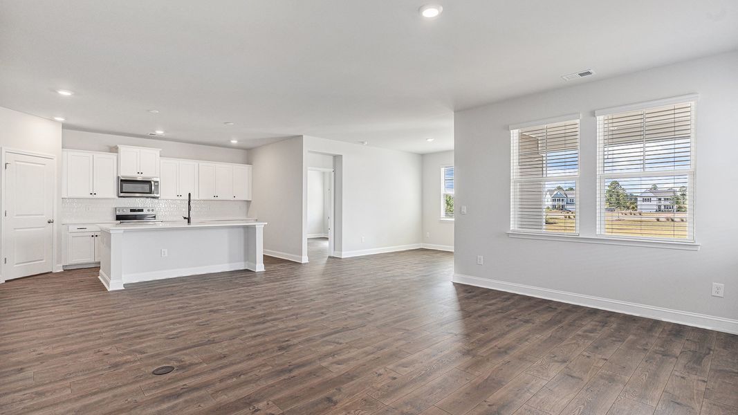Spacious, unfurnished interior of a new home in Eden Springs, Longs (Image 8).
