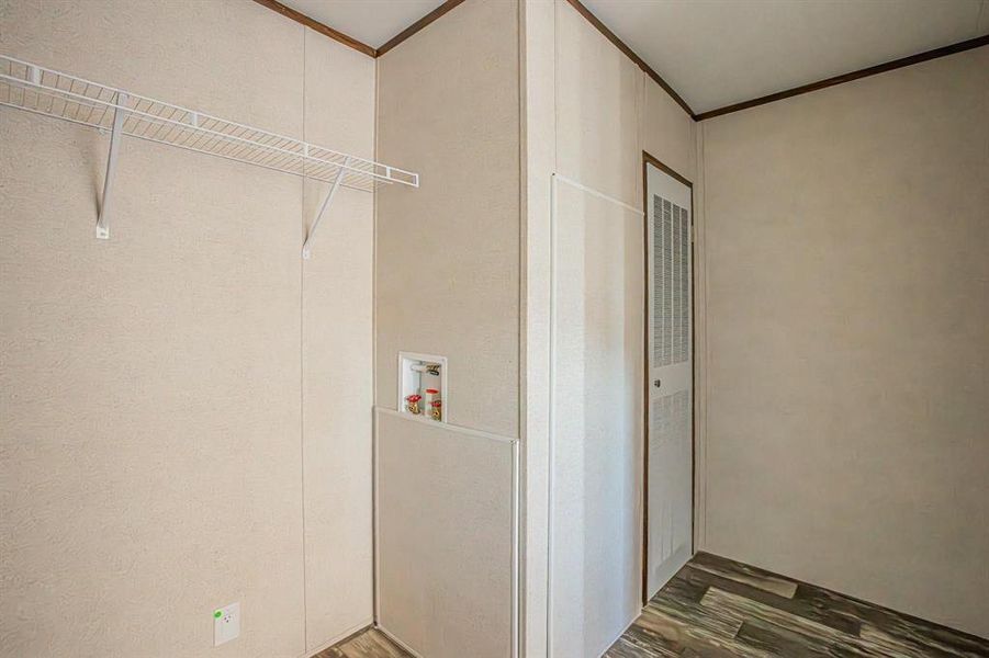 Spacious, unfurnished interior of a new home in , Bellevue (Image 28).