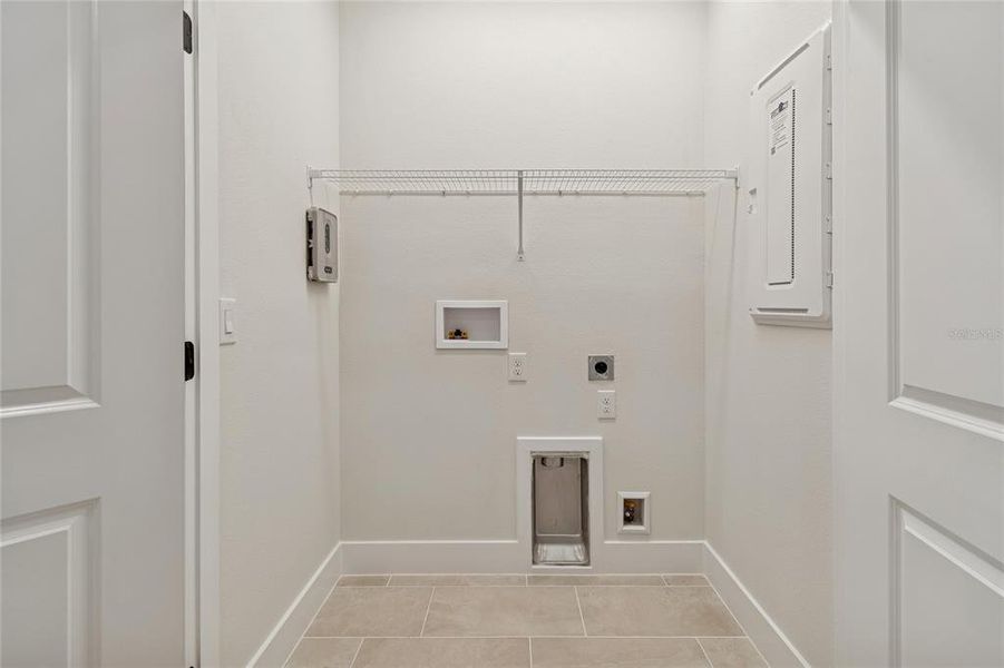 Spacious, unfurnished interior of a new home in Apex at Seminole Heights, Tampa (Image 32). Spacious, unfurnished interior of a new home in Apex at Seminole Heights, Tampa (Image 32).