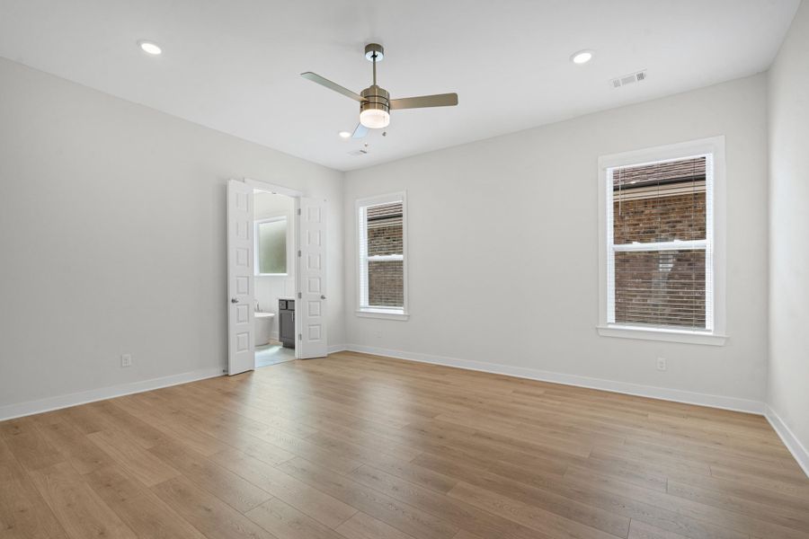 Spacious, unfurnished interior of a new home in Myers Park, Arlington (Image 15). Spacious, unfurnished interior of a new home in Myers Park, Arlington (Image 15).