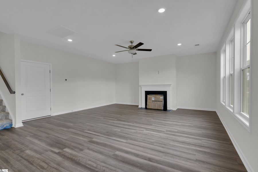 Spacious, unfurnished interior of a new home in Lynbrook, Boiling Springs (Image 13). Spacious, unfurnished interior of a new home in Lynbrook, Boiling Springs (Image 13).