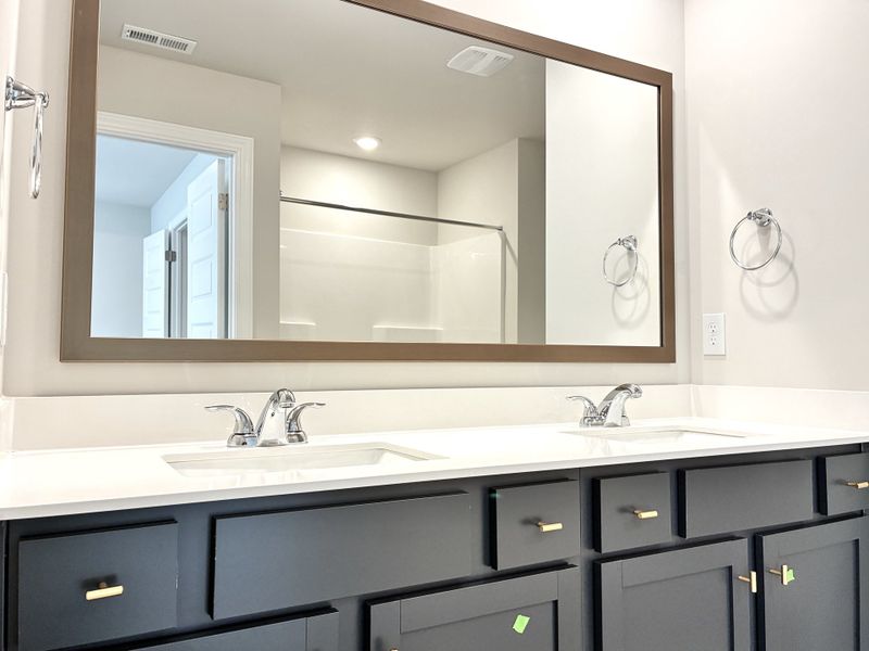 Close-up of interior finishes inside a home in Holly Ridge, Greenville (Image 9).