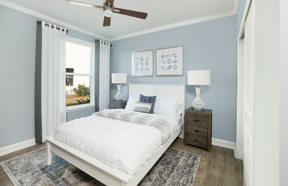 Bright and airy additional guest bedroom. Bright and airy additional guest bedroom.