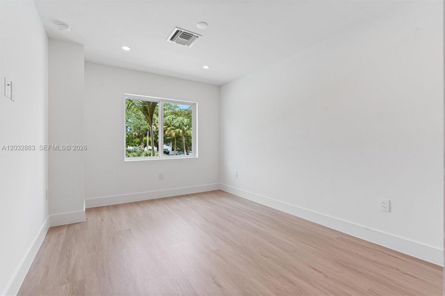 Spacious, unfurnished interior of a new home in , Coral Springs (Image 21). Spacious, unfurnished interior of a new home in , Coral Springs (Image 21).