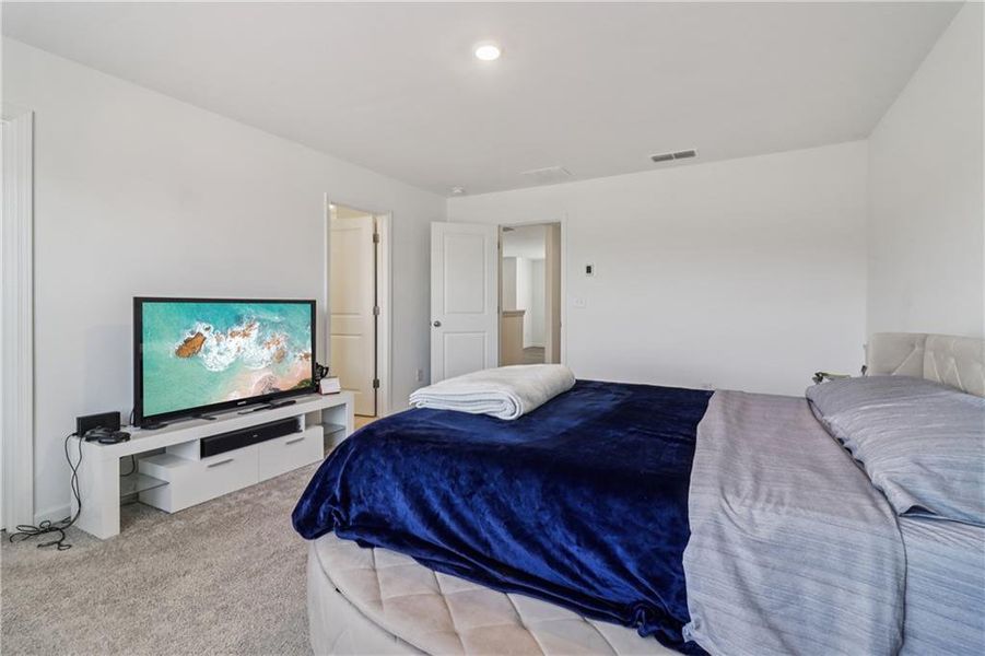 Furnished interior view inside a new home in , Gainesville (Image 60).
