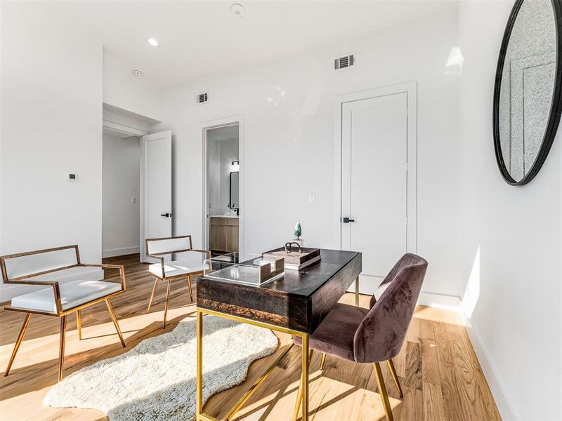 Furnished interior view inside a new home in , Dallas (Image 12).