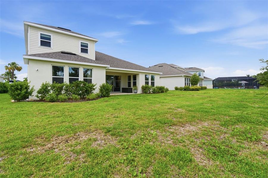 Exterior details and patio area of a home in , Bradenton (Image 22).