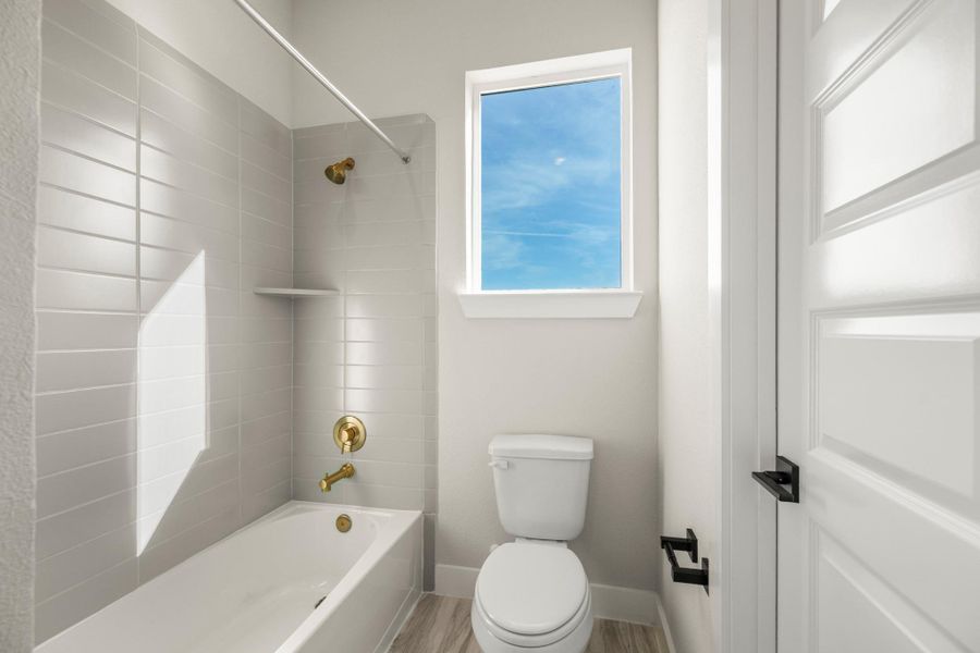 Furnished interior view inside a new home in Lago Pointe, Seabrook (Image 6). Furnished interior view inside a new home in Lago Pointe, Seabrook (Image 6).