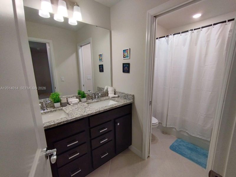 Furnished interior view inside a new home in , Clermont (Image 7). Furnished interior view inside a new home in , Clermont (Image 7).