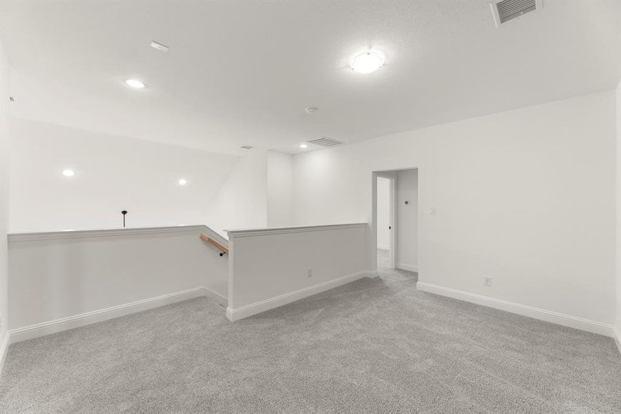 22. 2328 Leighton Top - Game