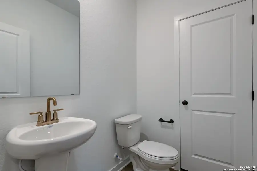 Furnished interior view inside a new home in Arcadia Ridge, San Antonio (Image 8).