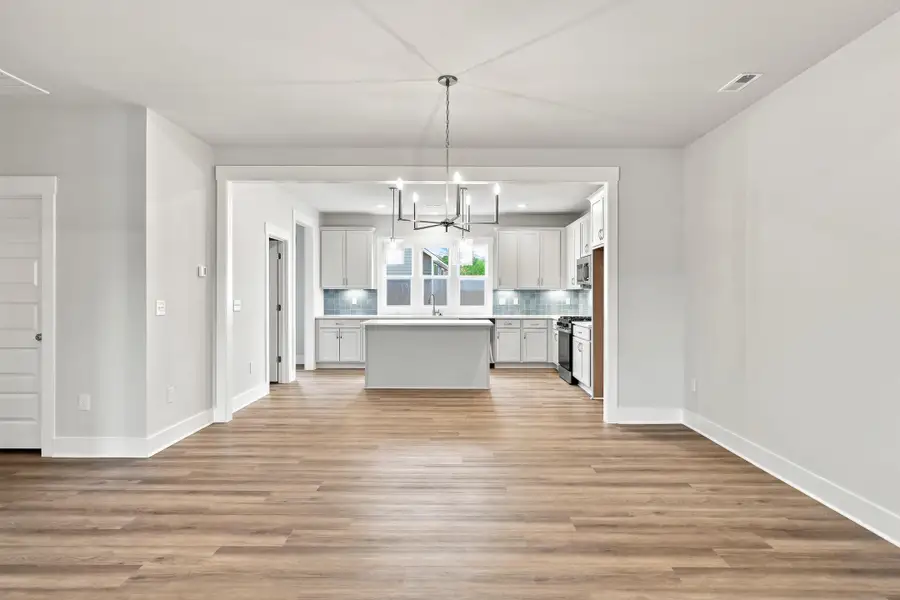 Spacious, unfurnished interior of a new home in Allen Park, Raleigh (Image 16).