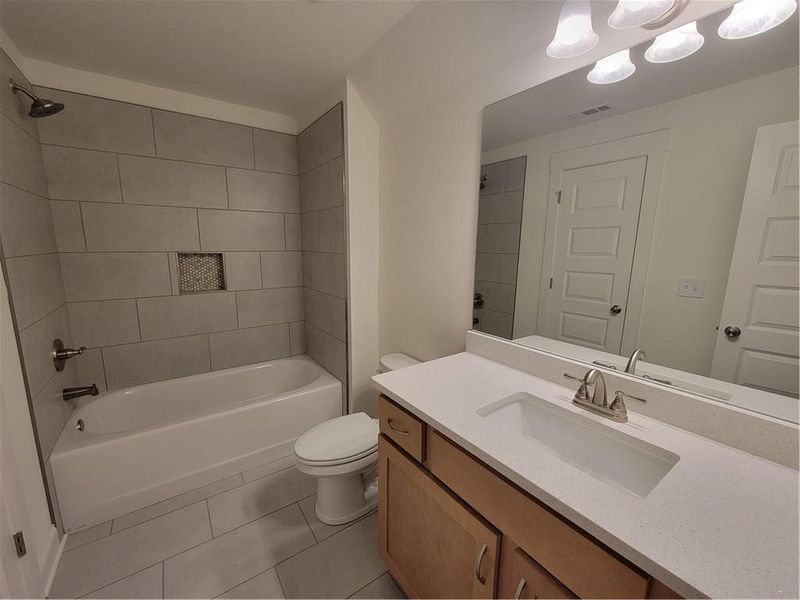 Furnished interior view inside a new home in , Jefferson (Image 7).