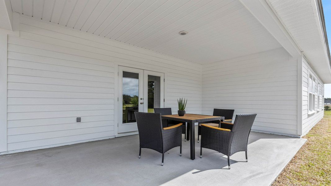 Representative exterior details of a home built from the The Camden by D.R. Horton in Meadows at Rehwinkel, Crawfordville (Image 5).