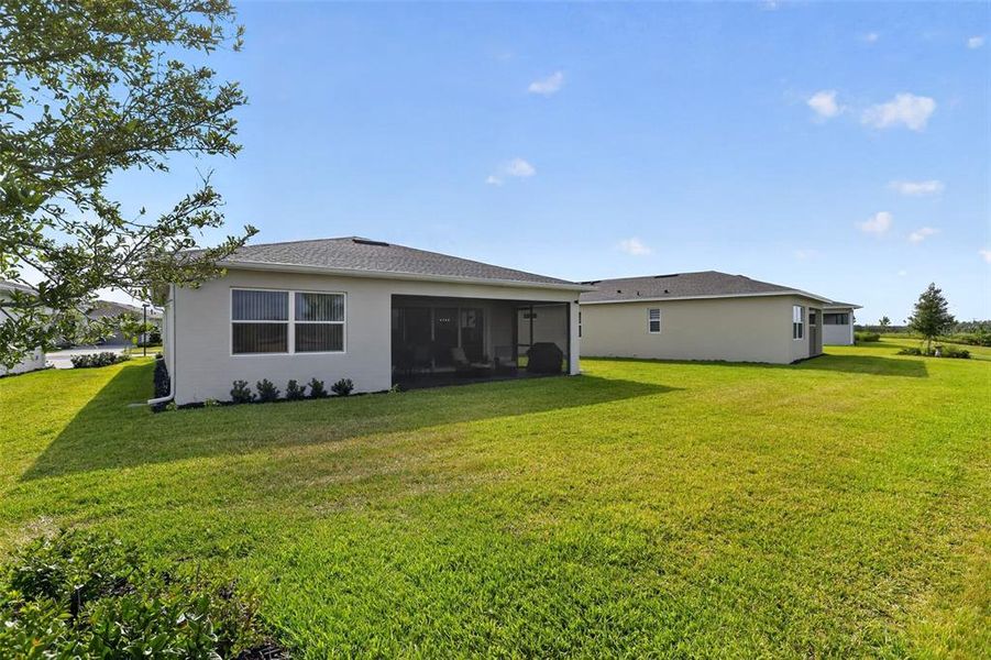 Exterior details and patio area of a home in , Tavares (Image 10).