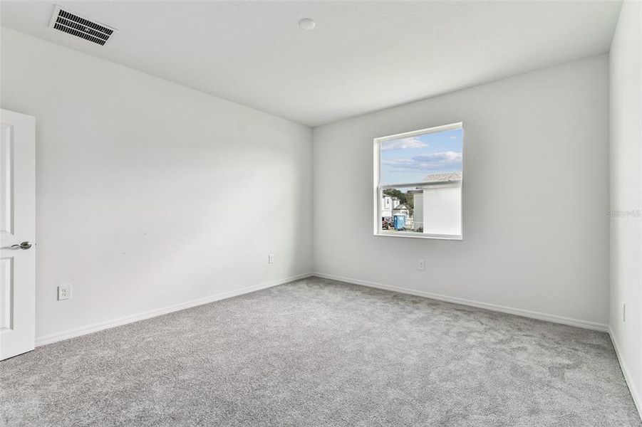 Spacious, unfurnished interior of a new home in Southpointe, Palmetto (Image 10).