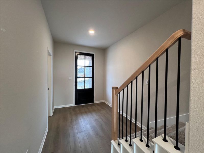 Spacious, unfurnished interior of a new home in Rolling Glen, Hutto (Image 13).