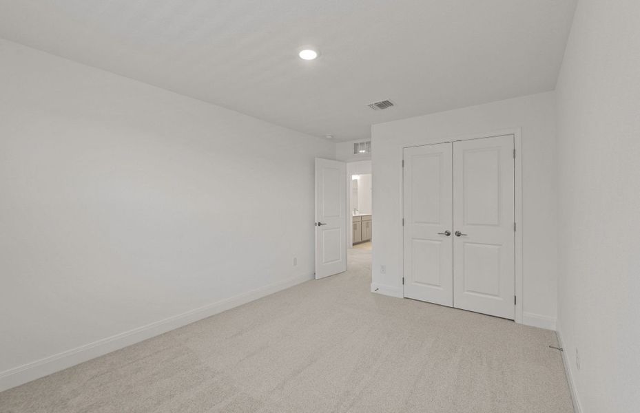 Spacious, unfurnished interior of a new home in Patterson Ranch, Georgetown (Image 28).