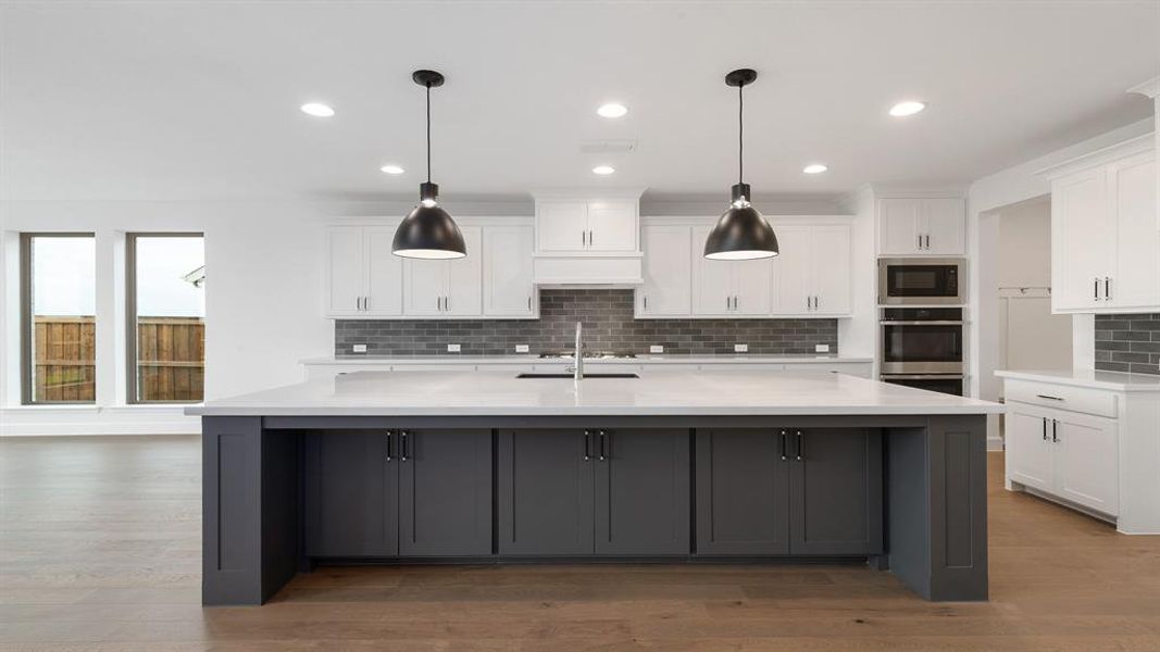 Furnished interior view inside a new home in Myrtle Creek 71', Waxahachie (Image 5).