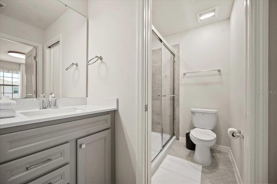 Furnished interior view inside a new home in , Clermont (Image 24).