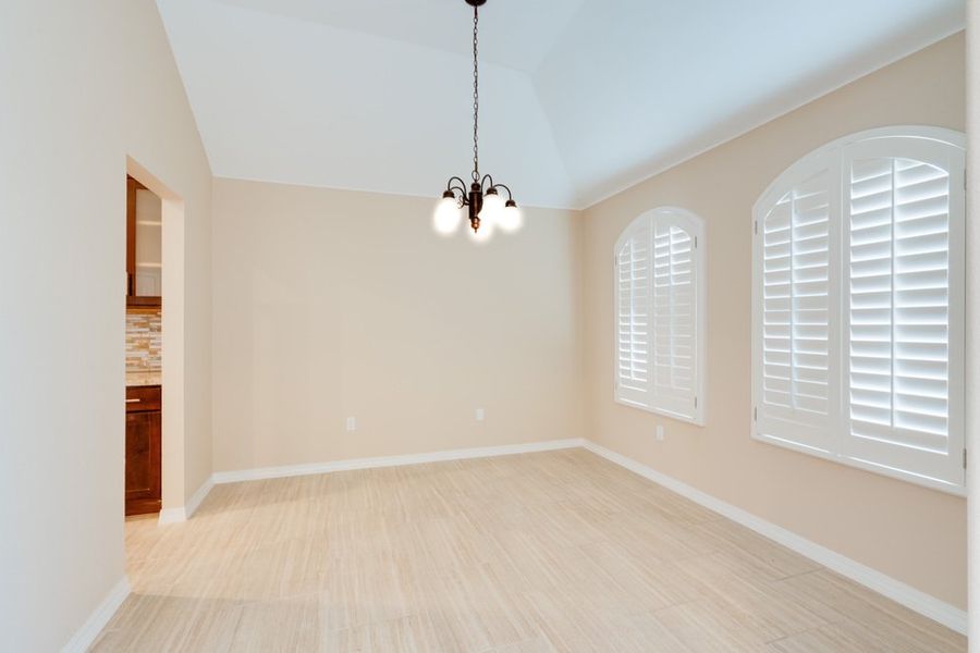 Spacious, unfurnished interior of a new home in Crossland, Socorro (Image 15).