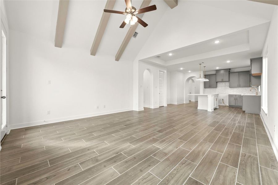 Spacious, unfurnished interior of a new home in COLTON™ - 45', Todd Mission (Image 14).