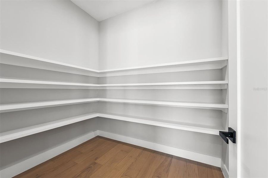 Spacious, unfurnished interior of a new home in College Park, Orlando (Image 21).