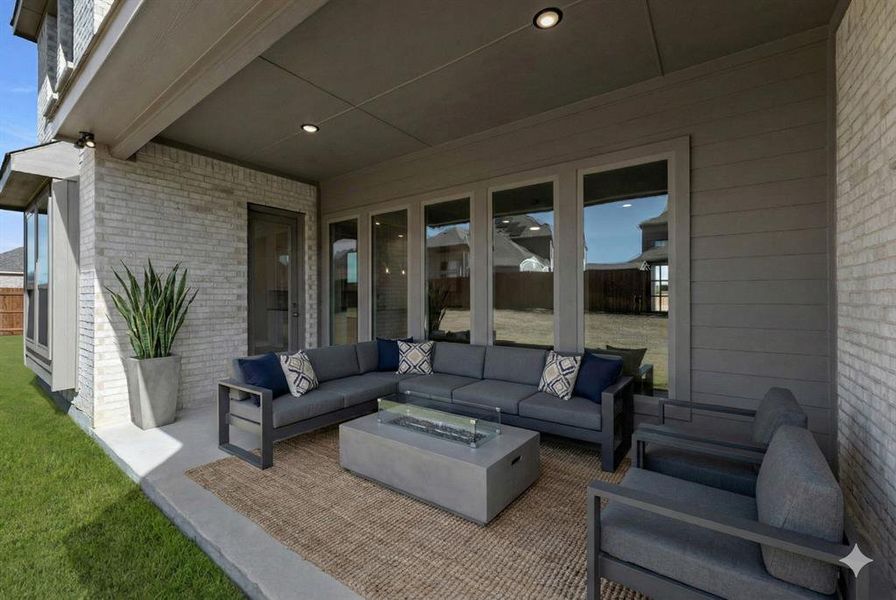 Exterior details and patio area of a home in Ridgepoint - Phase 1, Midlothian (Image 4).