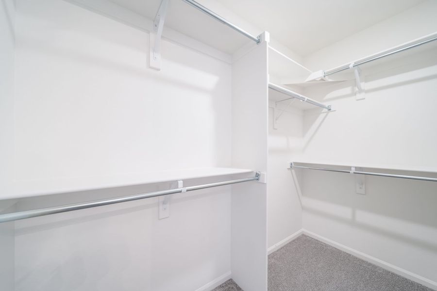 Spacious, unfurnished interior of a new home in Thompson River Ranch, Johnstown (Image 22).