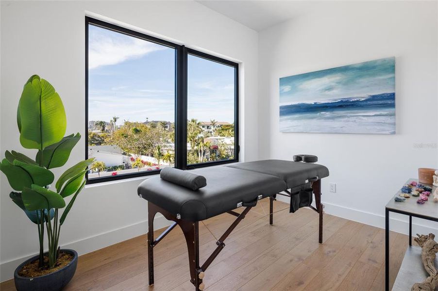Furnished interior view inside a new home in , Sarasota (Image 30).