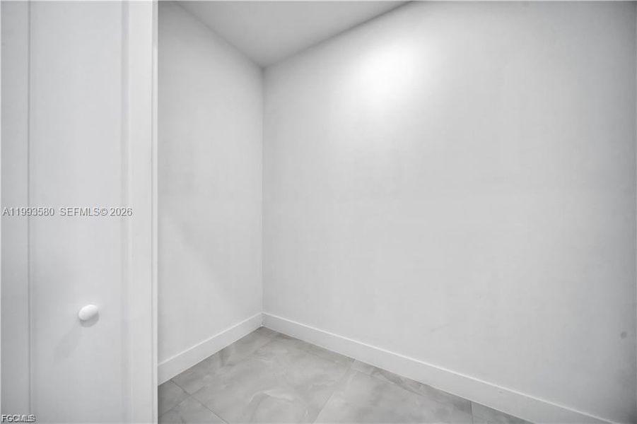 Spacious, unfurnished interior of a new home in , Lehigh Acres (Image 28).