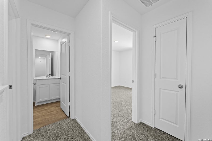 Spacious, unfurnished interior of a new home in Blue Ridge Ranch, San Antonio (Image 22). Spacious, unfurnished interior of a new home in Blue Ridge Ranch, San Antonio (Image 22).