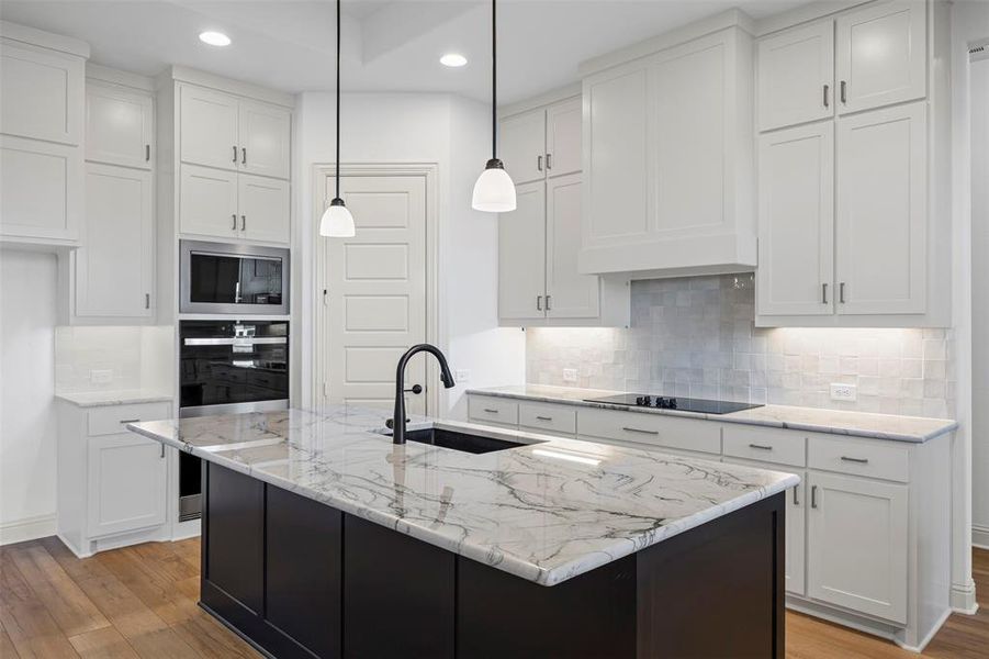 Furnished interior view inside a new home in Tuscan Estates (1 Acre Lots), Waxahachie (Image 7). Furnished interior view inside a new home in Tuscan Estates (1 Acre Lots), Waxahachie (Image 7).