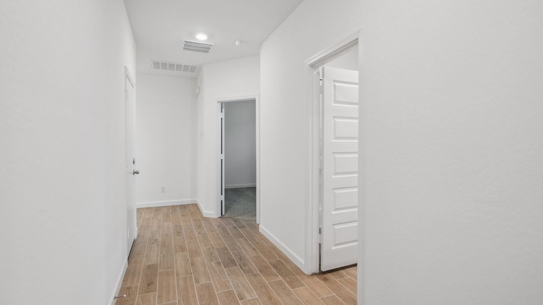 Spacious, unfurnished interior of a new home in Apache Farms, Buckeye (Image 14).