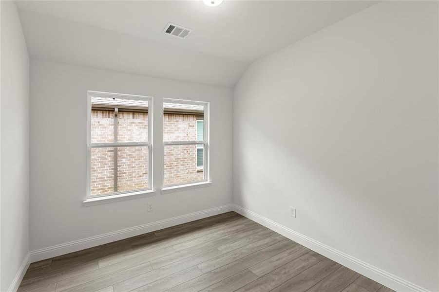 Spacious, unfurnished interior of a new home in Creekview Meadows, Pilot Point (Image 10).