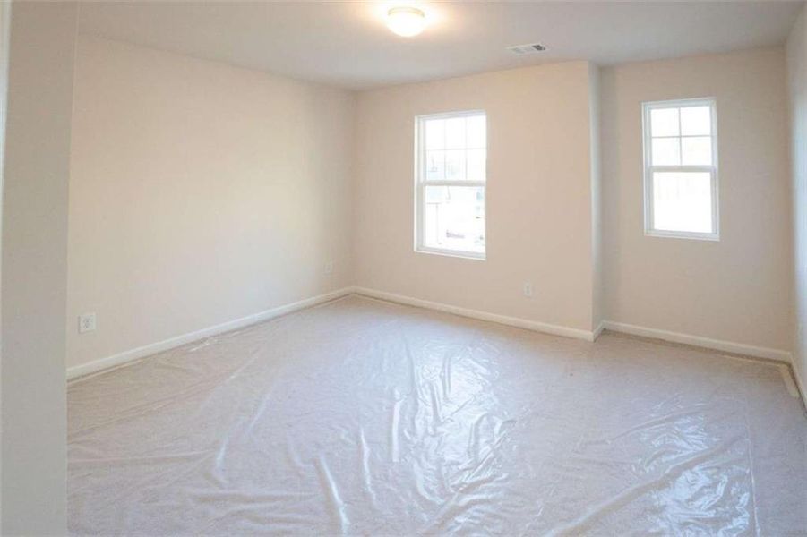 Spacious, unfurnished interior of a new home in Creekside Landing, Dallas (Image 17). Spacious, unfurnished interior of a new home in Creekside Landing, Dallas (Image 17).