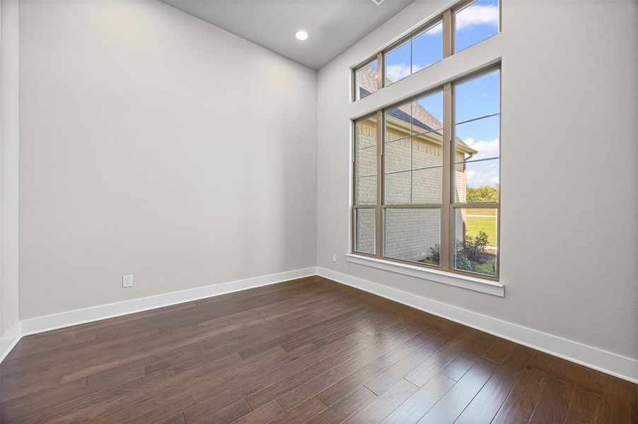 Spacious, unfurnished interior of a new home in Waterfall Ranch - 1 Acre Lots, Waxahachie (Image 11). Spacious, unfurnished interior of a new home in Waterfall Ranch - 1 Acre Lots, Waxahachie (Image 11).