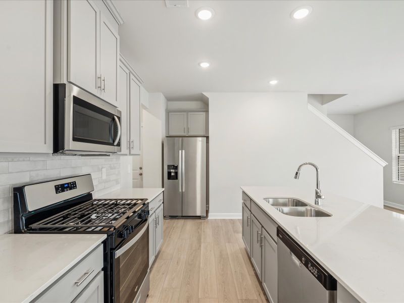 Welcome to the Roswell floorplan at The Farm at Wells Creek - Heritage Collection.