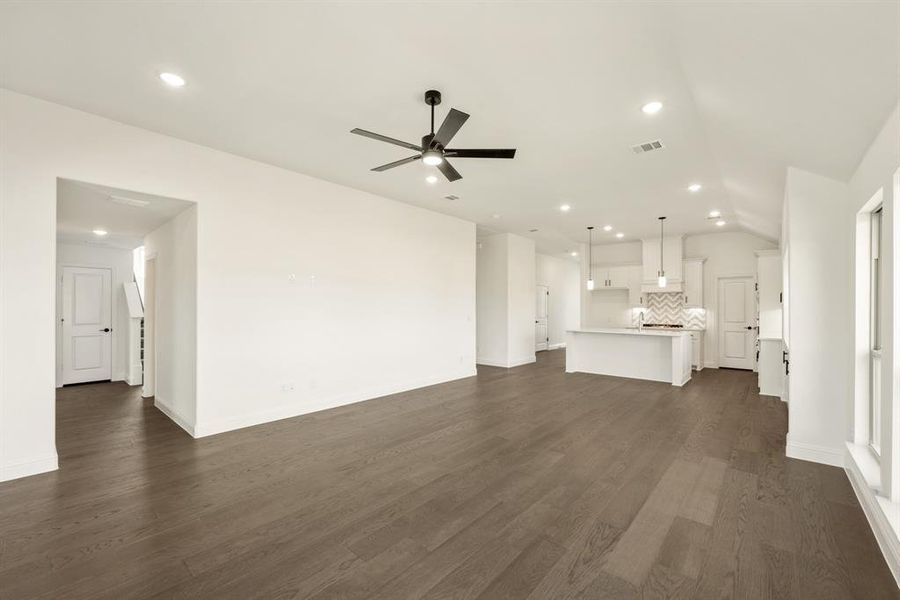 Spacious, unfurnished interior of a new home in Willow Wood Classic 50, McKinney (Image 20). Spacious, unfurnished interior of a new home in Willow Wood Classic 50, McKinney (Image 20).