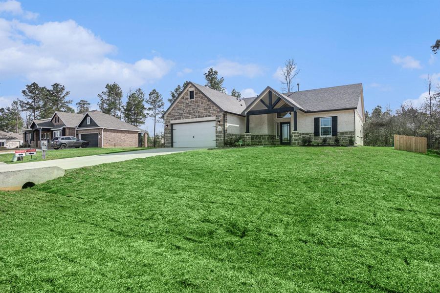Image 1 of a home in Oakwood Ranch.