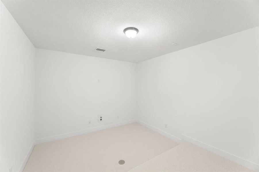 Spacious, unfurnished interior of a new home in Broadmoor Estates, Ovilla (Image 25).