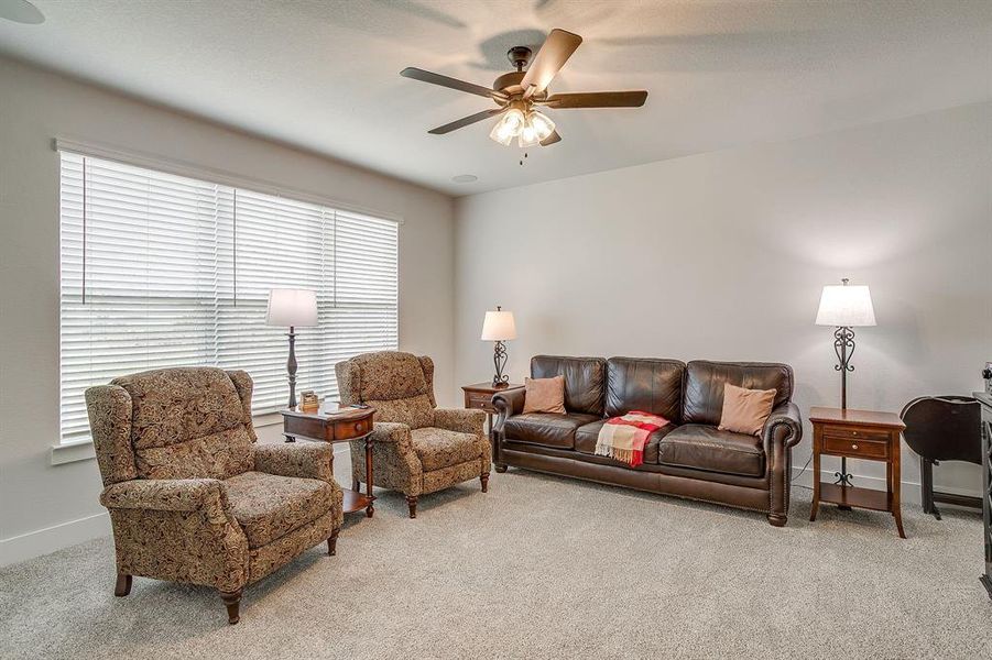 Furnished interior view inside a new home in , Waxahachie (Image 5).