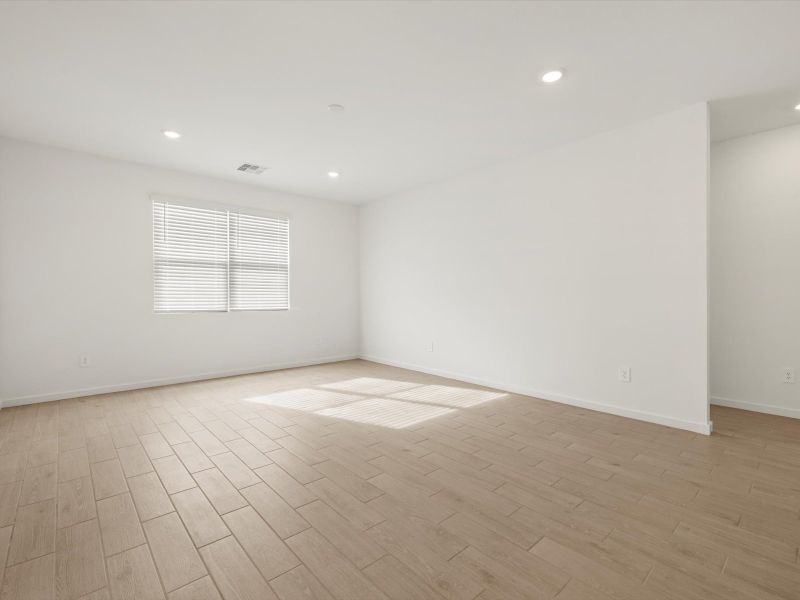 Spacious, unfurnished interior of a new home in Entrada Reserve Series, Tolleson (Image 12).