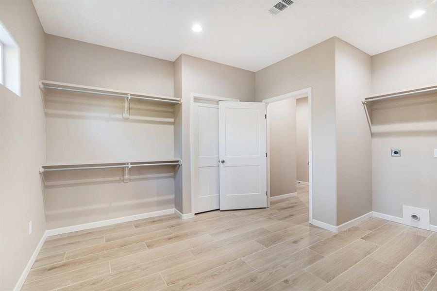 Spacious, unfurnished interior of a new home in , Powderly (Image 21). Spacious, unfurnished interior of a new home in , Powderly (Image 21).