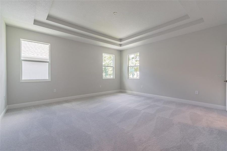 Spacious, unfurnished interior of a new home in , Tampa (Image 39).
