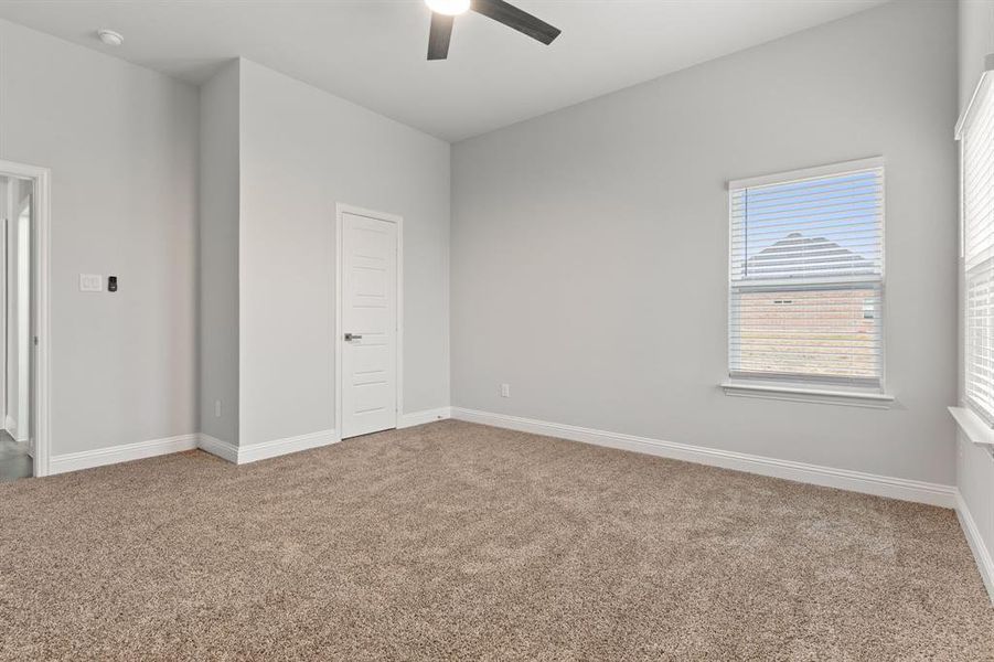 Spacious, unfurnished interior of a new home in , Greenville (Image 32).
