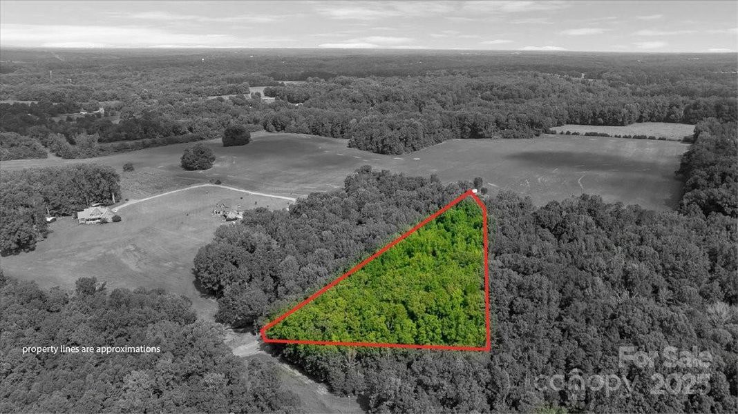 Image 6 of a home in . Image 6 of a home in .