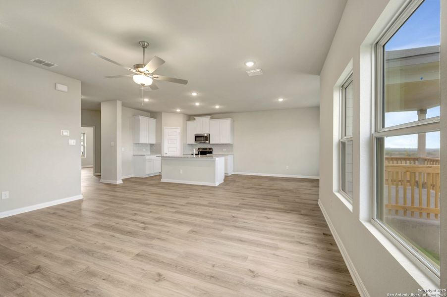 Spacious, unfurnished interior of a new home in Paloma Park, Converse (Image 24).