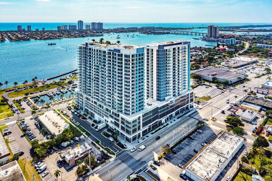 037-220LakeShoreDrive-1415-LakePark-FL-3
