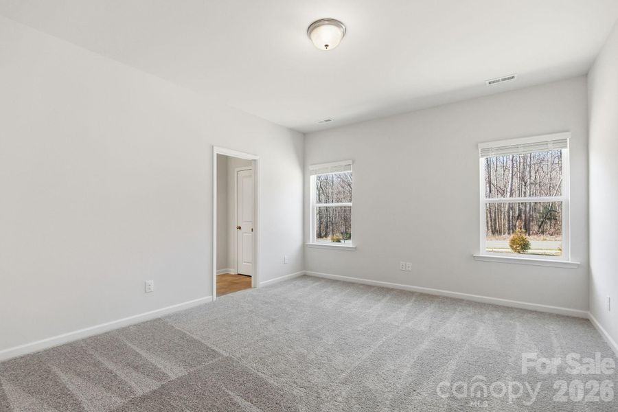 Spacious, unfurnished interior of a new home in Catawba Trace, Catawba (Image 18).